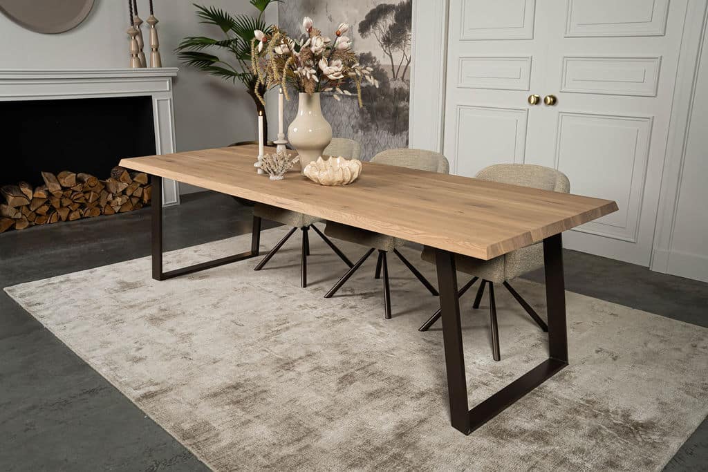 Granville dining table